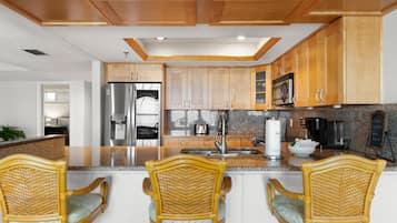 Condo (3 Bedrooms) | Property amenity