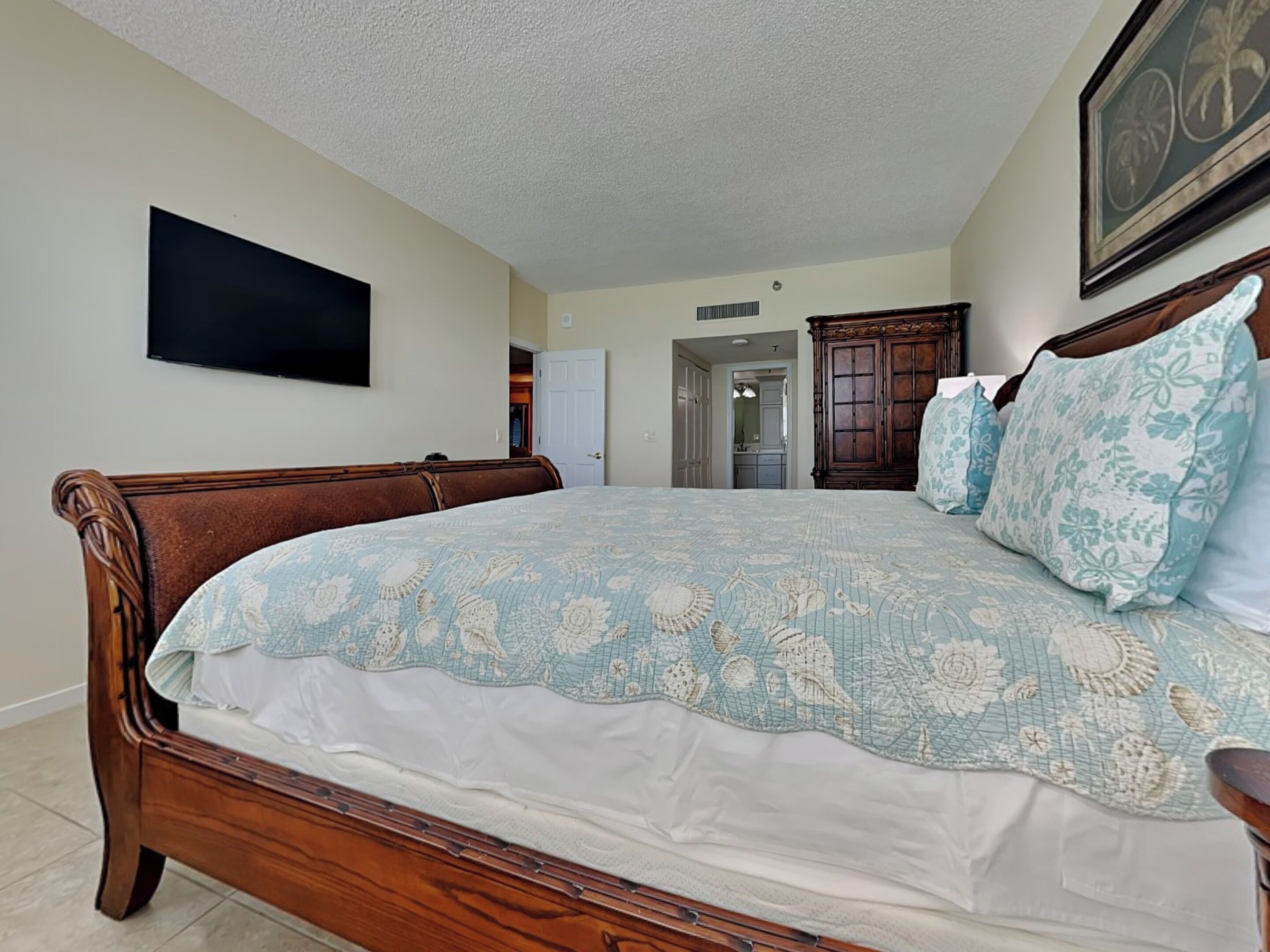 Condo (3 Bedrooms) | Property amenity