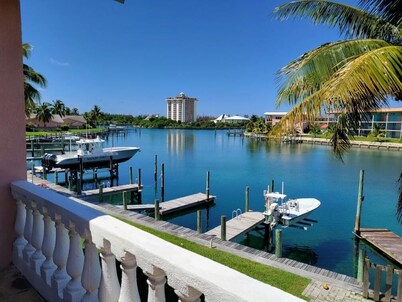 Waterfront Views, Steps From Beach, 4 Bedrooms, 40' Dock available for addl fee