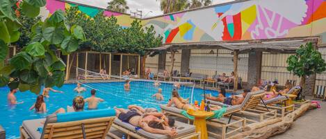 Outdoor pool, pool loungers