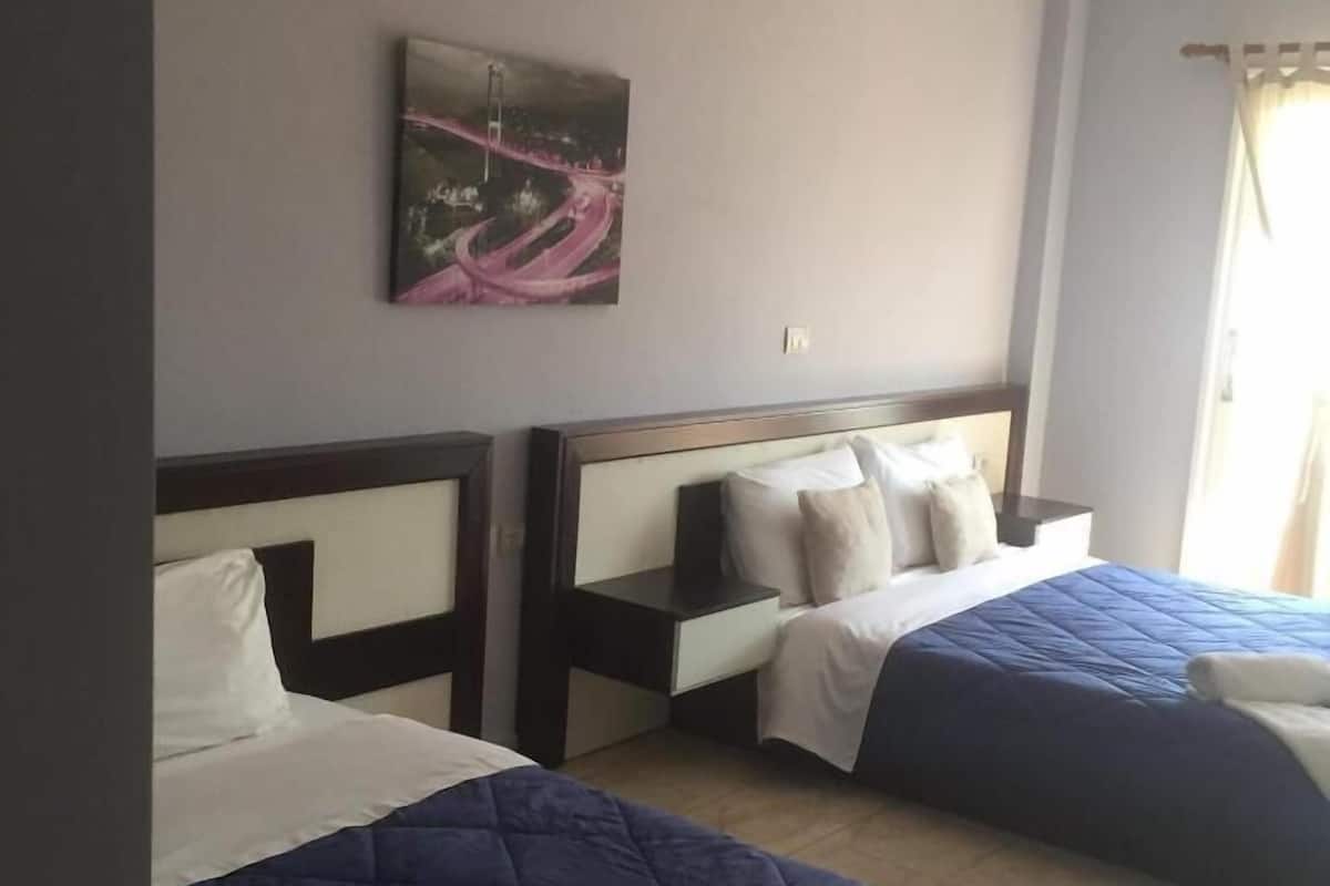 1 chambre, chambres insonorisées, Wi-Fi gratuit, draps fournis