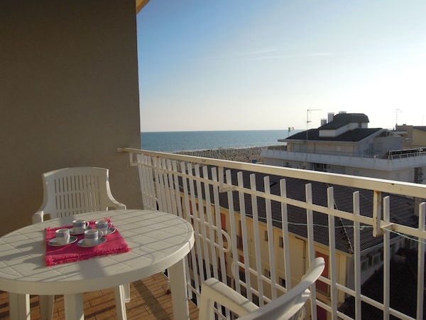 Lovely Flat With Nice Terrace In Bibione-beahost - Bibione