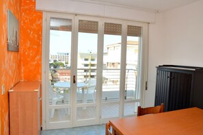 Appartement, 1 chambre, balcon, vue océan | Restauration