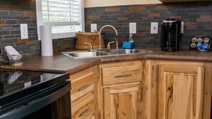 Comfort Cabin, 1 Bedroom | Private kitchen