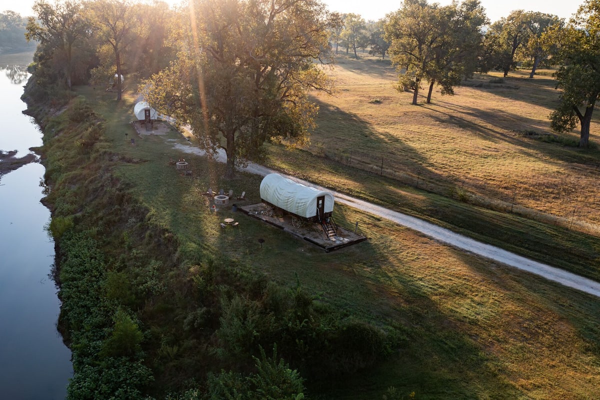 مكواة/لوح كي وواي فاي مجانًا وملاءات أسرّة