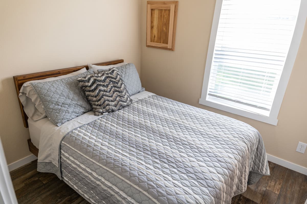 Iron/ironing board, free WiFi