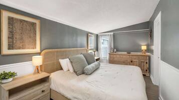 2 slaapkamers, een strijkplank/strijkijzer, reisbedje, wifi