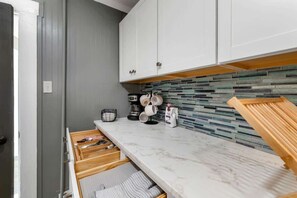 Interior - The Whale Spout - King bed and close to the Beach! (Hampton)