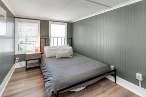 3 bedrooms, iron/ironing board, travel cot, WiFi