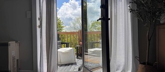 Alpine Suite - Walk to Lake Sunapee and Restaurants