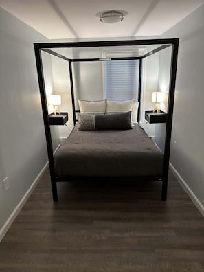 2 bedrooms, iron/ironing board, travel crib, free WiFi