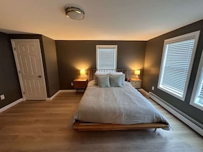 2 habitaciones, tabla de planchar con plancha, cuna de viaje y wifi 