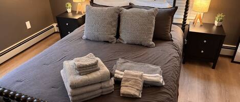 2 bedrooms, iron/ironing board, WiFi, bed sheets