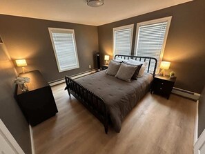 10 Schlafzimmer, Bügeleisen/Bügelbrett, Reisekinderbett, WLAN