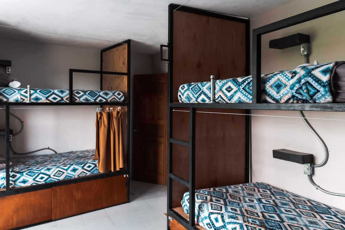 Classic Shared Dormitory | Blackout curtains, free WiFi