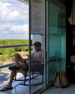 4-bed dormitory in connecting room | Terrace/patio