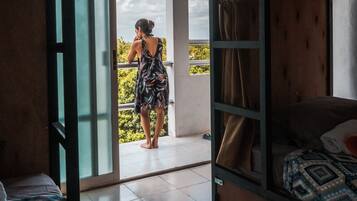 4-bed Female Dormitory | Bathroom