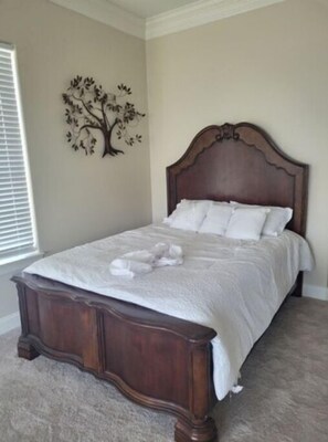 1 bedroom, WiFi, bed sheets - Nice water front house unit 2 (Dickinson)