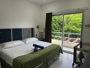 2 slaapkamers, een kluis op de kamer, een strijkplank/strijkijzer