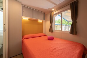 3 makuuhuonetta, vauvan matkasänky, internet