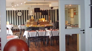 Breakfast area - Brit Hotel Baillet (Baillet-en-France)