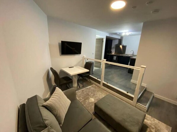 Flat-screen TV - Modern Apartment - Wick Harbour (Wick)
