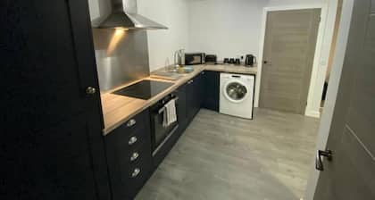 Modern Apartment - Wick Harbour