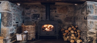 Bodfan Bach -  an on the beach that sleeps 6 guests  in 3 bedrooms