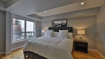 2 bedrooms, desk, iron/ironing board, WiFi (free)