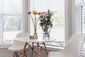 Dining - The Bannerman Park Suite Private Parking & Patio (St. John's)