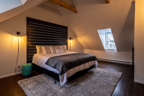 Loft master bedroom - king bed
