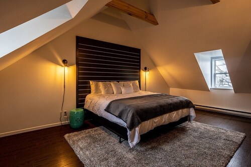 The Bannerman Park Loft Private Parking King Bed