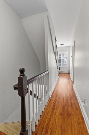 Interior - Blue Jelly Bean Signal Hill Sea Vw King Bds (St. John's)