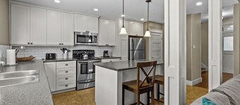 River House | 4BR | 2.5BA | Lrg Yard | 3 Car Park