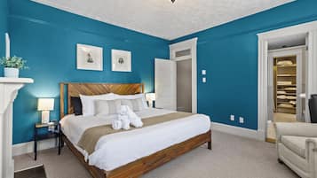 4 bedrooms, desk, iron/ironing board, free WiFi