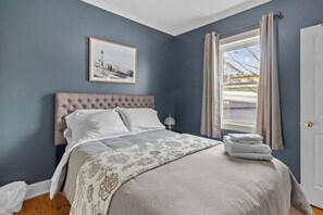 3 bedrooms, iron/ironing board, travel crib, free WiFi