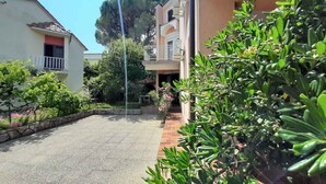 Property grounds - Holiday apartment mit Klimaanlage und Terrasse (Krk)