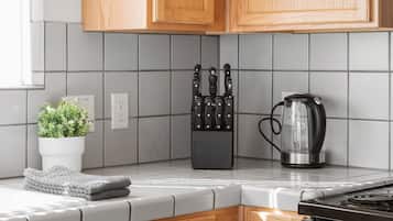 3 bedrooms, Internet