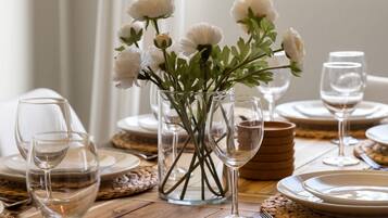 3 bedrooms, Internet