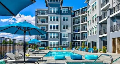 Designer Apt With Jacuzzi Sky Lounge Gym Access