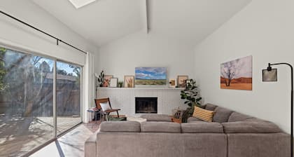 Delightful 4BR Home Nr Downtown Reno w Fireplace