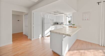 Delightful 4BR Home Nr Downtown Reno w Fireplace