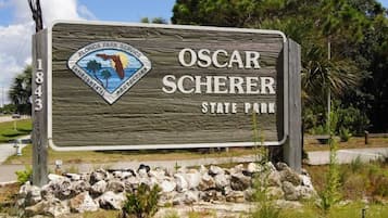 ํ์ฐ์ค | 2 ๊ฐ์ ์นจ์ค, ์ธํฐ๋ท