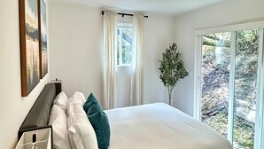 Unclassified image, 4 of 26, button - Charming Coastal 4BR Home Near Columbia River (Astoria)