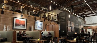 Charming Coastal 4BR Home Near Columbia River