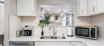 Elegant 4BD Reno Abode Close to Shops and Casinos