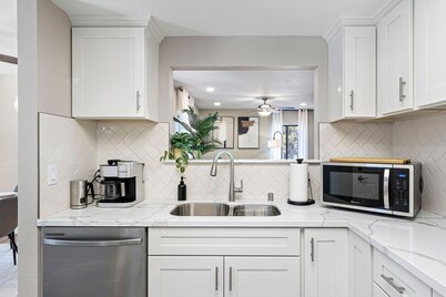 Elegant 4BD Reno Abode Close to Shops and Casinos