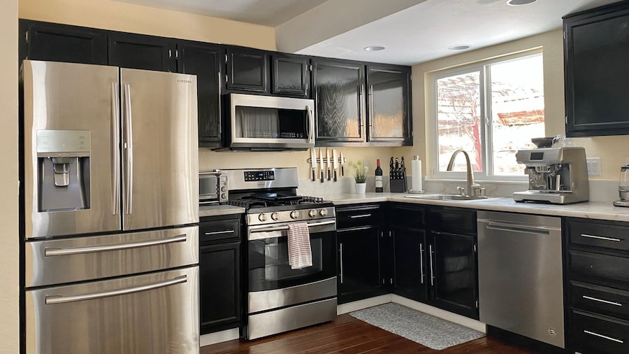 DT Reno - Classy Vacation Home w Backyard Patio