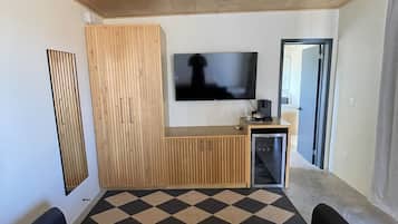 智能电视、壁炉