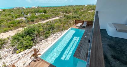 Modern Studio with Expansive Ocean View, Pool